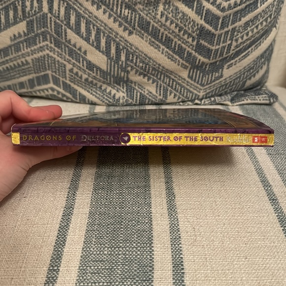 COPY - ☘️2/$10☘️ Dragons of Deltora The Sister of the South by Emily Rodda 2005 - Picture 7 of 7